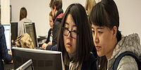 Two international Students at work Foto: Alepker Imanov